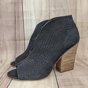 VINCE CAMUTO Kainan Open Toe Bootie NWOT Black Laser Cut Slip On Sz 11M